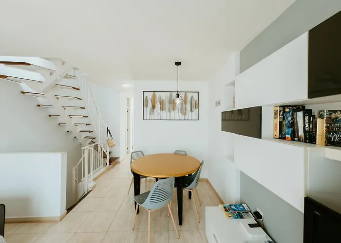 Spacious 2 Bedroom Golden By Aqua Vista Tenerife